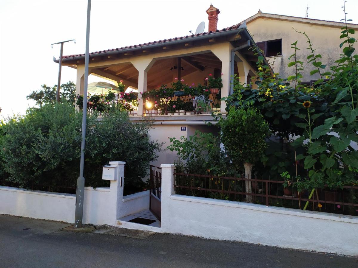 Apartments Gabriela Porec Esterno foto